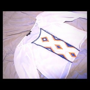 Happening in the Present pattern Top