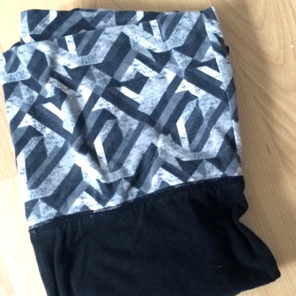 Fold over patterned yoga pants