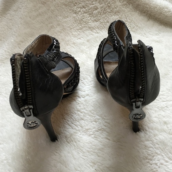 MK black heels - Picture 3 of 4