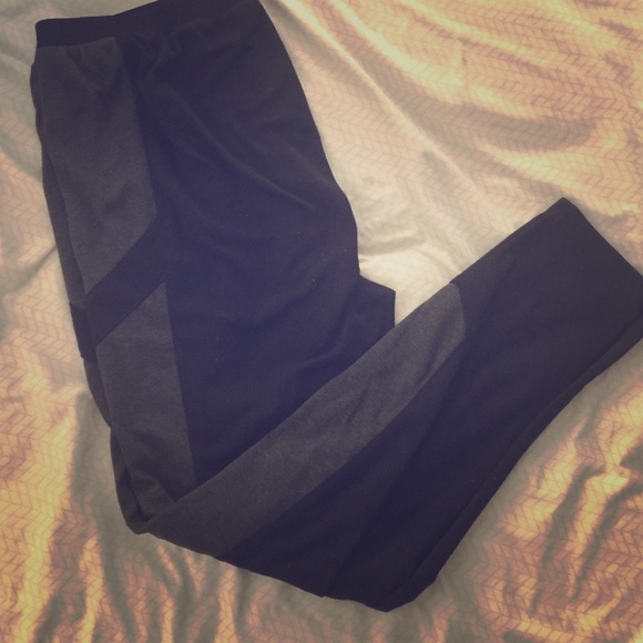 🚫TRADED🚫Forever 21+ two toned leggings
