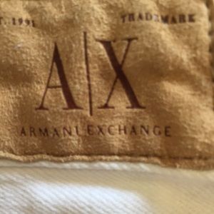 ✨Armani exchange white jeans size 2✨