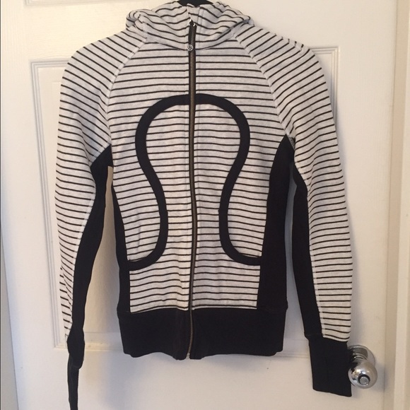 NWOT Lululemon scuba hoodie