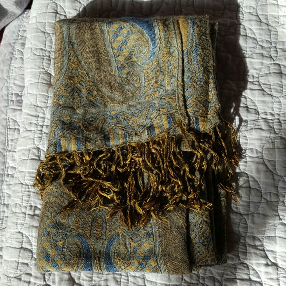 Donated soon!! Pashmina Silk Scarf Gold and Blue