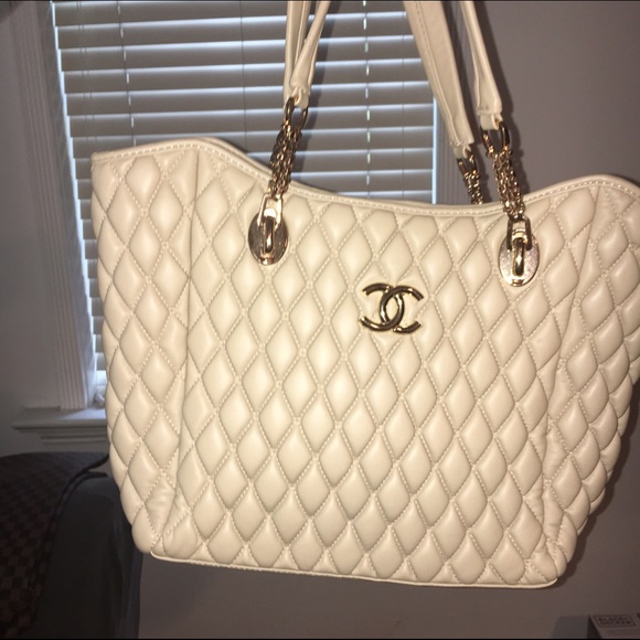 ‼️‼❌❌❌️SOLD❌❌❌ ‼️LARGE QUILTED BAG