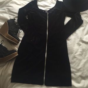 ✨Black velvet bodycon dress✨