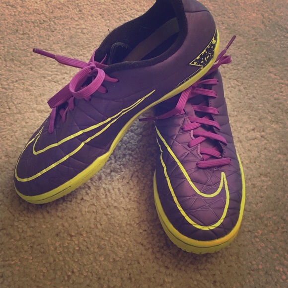 Girls Nike Soccer Shoes