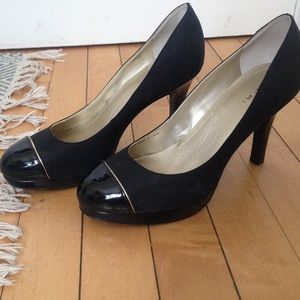 Tahari black heels