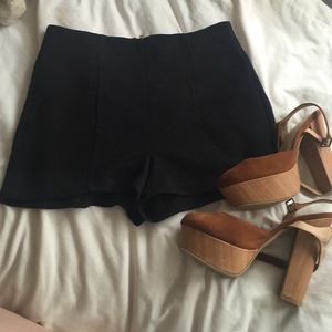 ✨high waisted black shorts✨