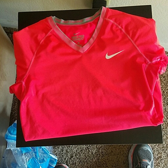 Nike Pro Combat shirt - Picture 1 of 2