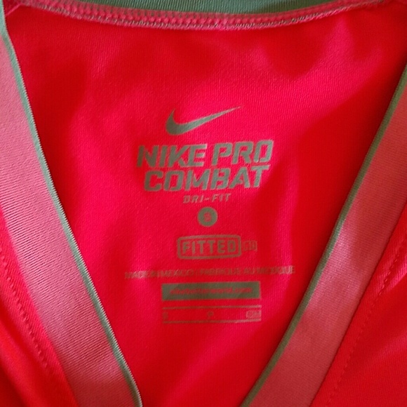Nike Pro Combat shirt - Picture 2 of 2