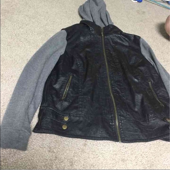 Leather jacket - Picture 1 of 1