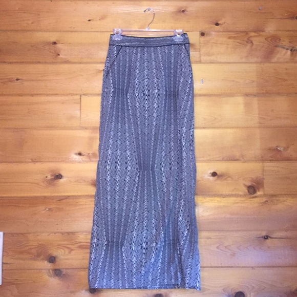 Snake skin print black and white maxi skirt