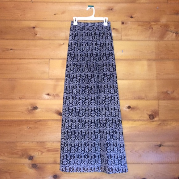Black and white patterned maxi skirt