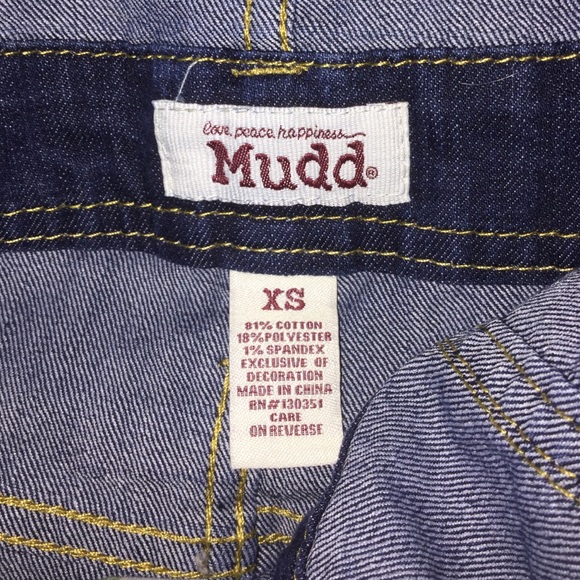 Cute overall shorts - Picture 3 of 4