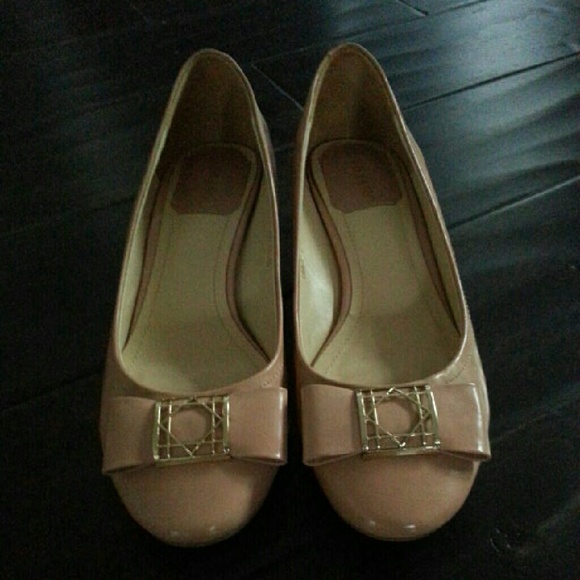 Cream shoes