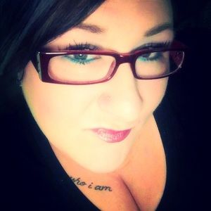 Meet your Posher, Becky