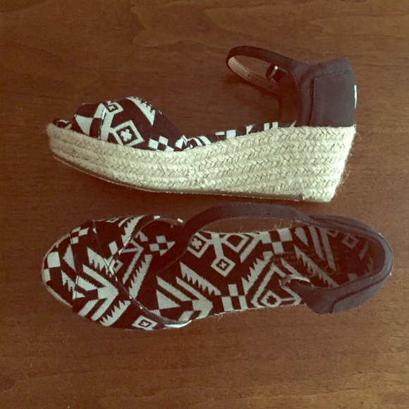 Toms Wedges