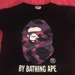 Womens bathing ape tee size Xs fits like (S/M)
