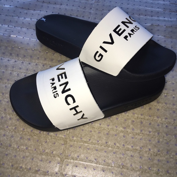 SOLD Givenchy pool slides - Picture 3 of 4