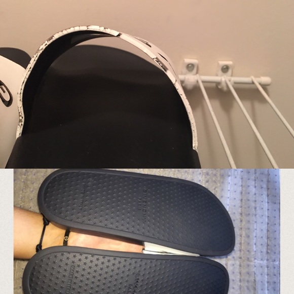 SOLD Givenchy pool slides - Picture 4 of 4
