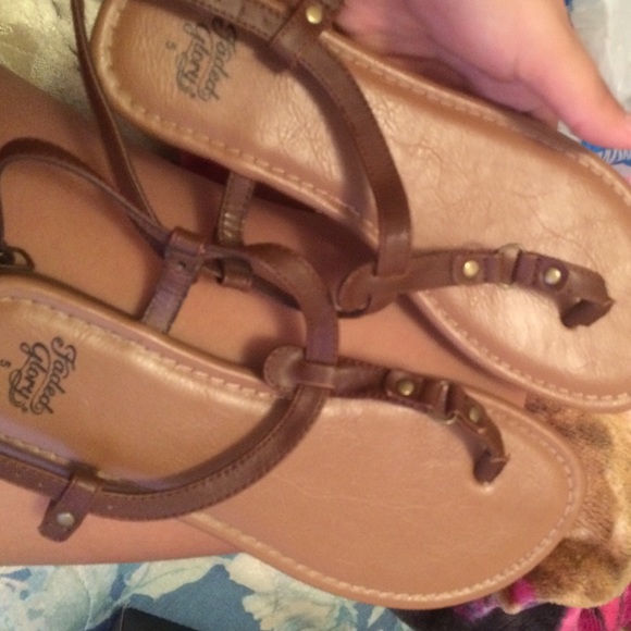 faded glory sandals - Picture 1 of 3