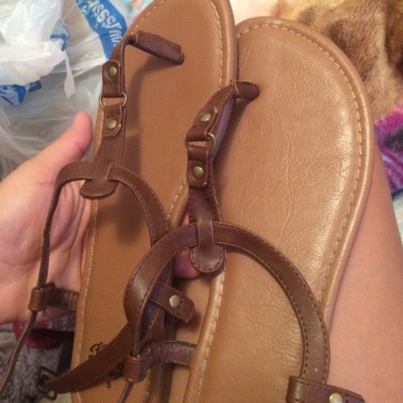 faded glory sandals - Picture 3 of 3