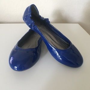 BCBG electric blue flats