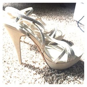 Aldo NEW heels size 8.5 heels, approx. 4"