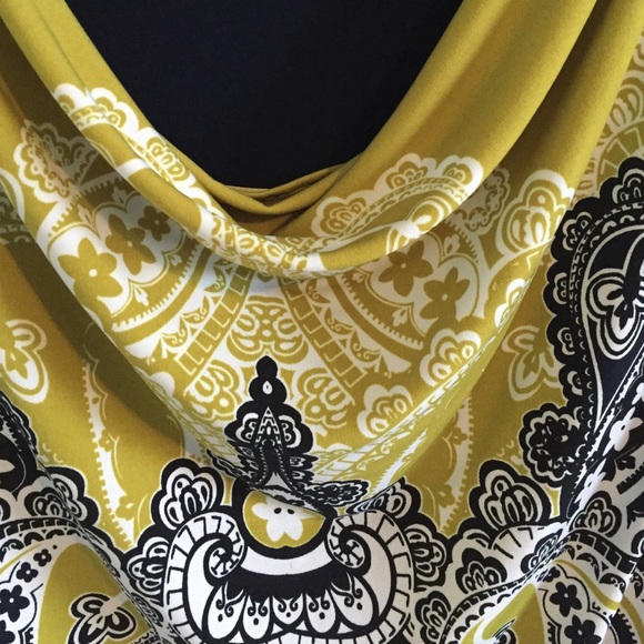 Limited sleeveless cowl neck top, green and navy - Picture 2 of 3