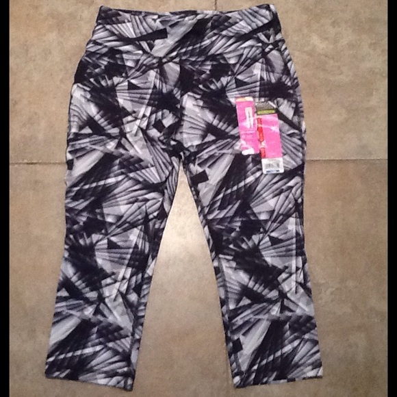 Danskin Performance Wear Set - Picture 2 of 4