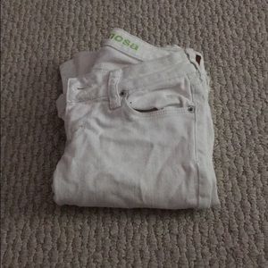 **MAKE AN OFFER** White Bullhead Skinny Jeans