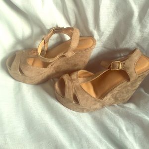 Size 6 brand new Charlotte Russe Wedges