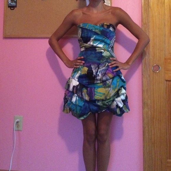 Strapless homecoming dress WORN ONCE!!
