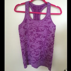 Lululemon workout top