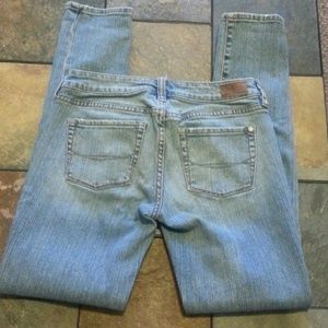 Bullhead Light Wash Skinny Jeans