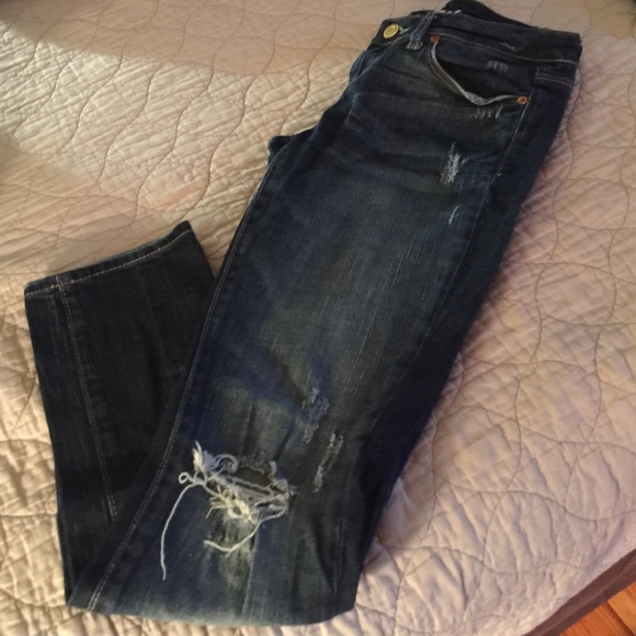 Women's American Eagle size 4 distressed Denim