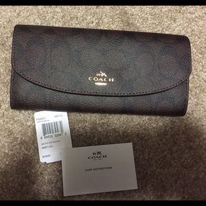 NWT Auth Coach soft wallet