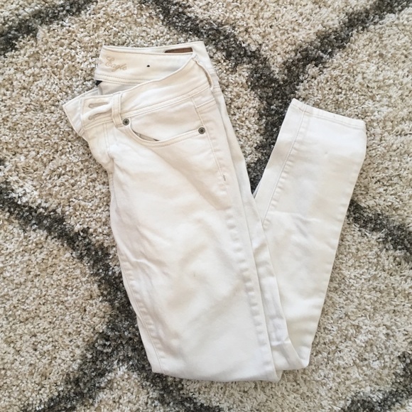 American Eagle white skinny jeans size 2