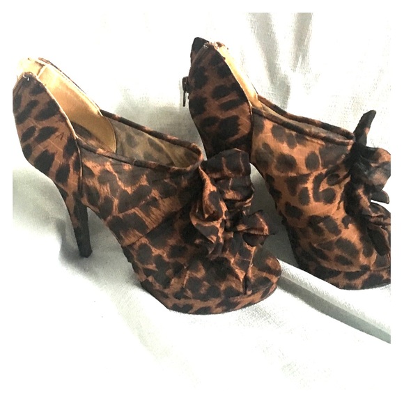 Leopard heels