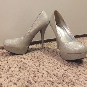 Silver sparkle platform heels...SIZE 7.5