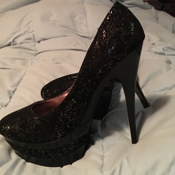 Heels - Picture 2 of 2
