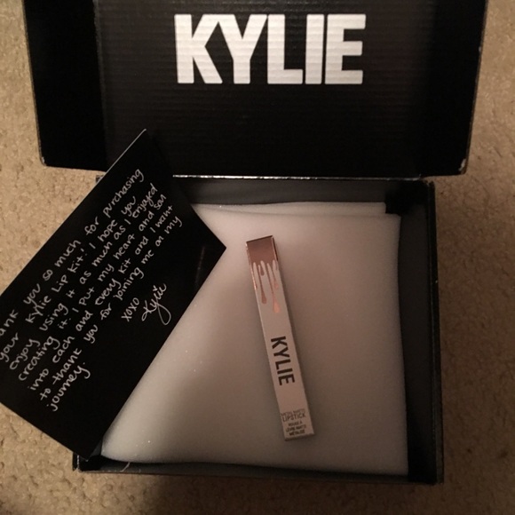 Kylie Lip Kit (Metallic)