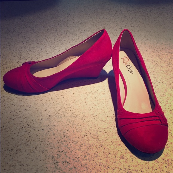 ModCloth Shoes - Red Circle Ruche to the finish wedges!
