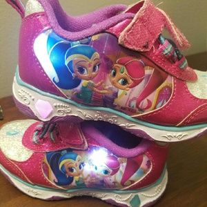 Shimmer and Shine Girls Size 6 Light Up Shoes