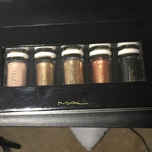 Net Mac pigment from holiday collection