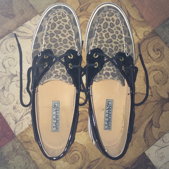 adorable cheetah print sperry's