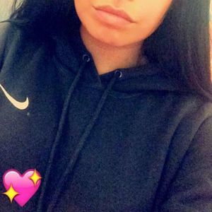 Meet your Posher, Esmeralda