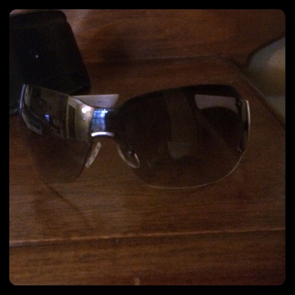 Gucci sunglasses - Picture 1 of 2