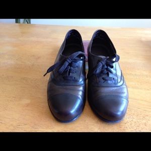 Munro American oxfords size 8 1/2 wide