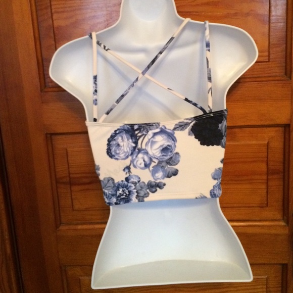 NWOT Anthro Floral Crop - Picture 2 of 2